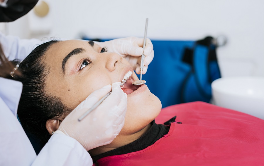 How a Wisdom Tooth Extraction Is Performed
